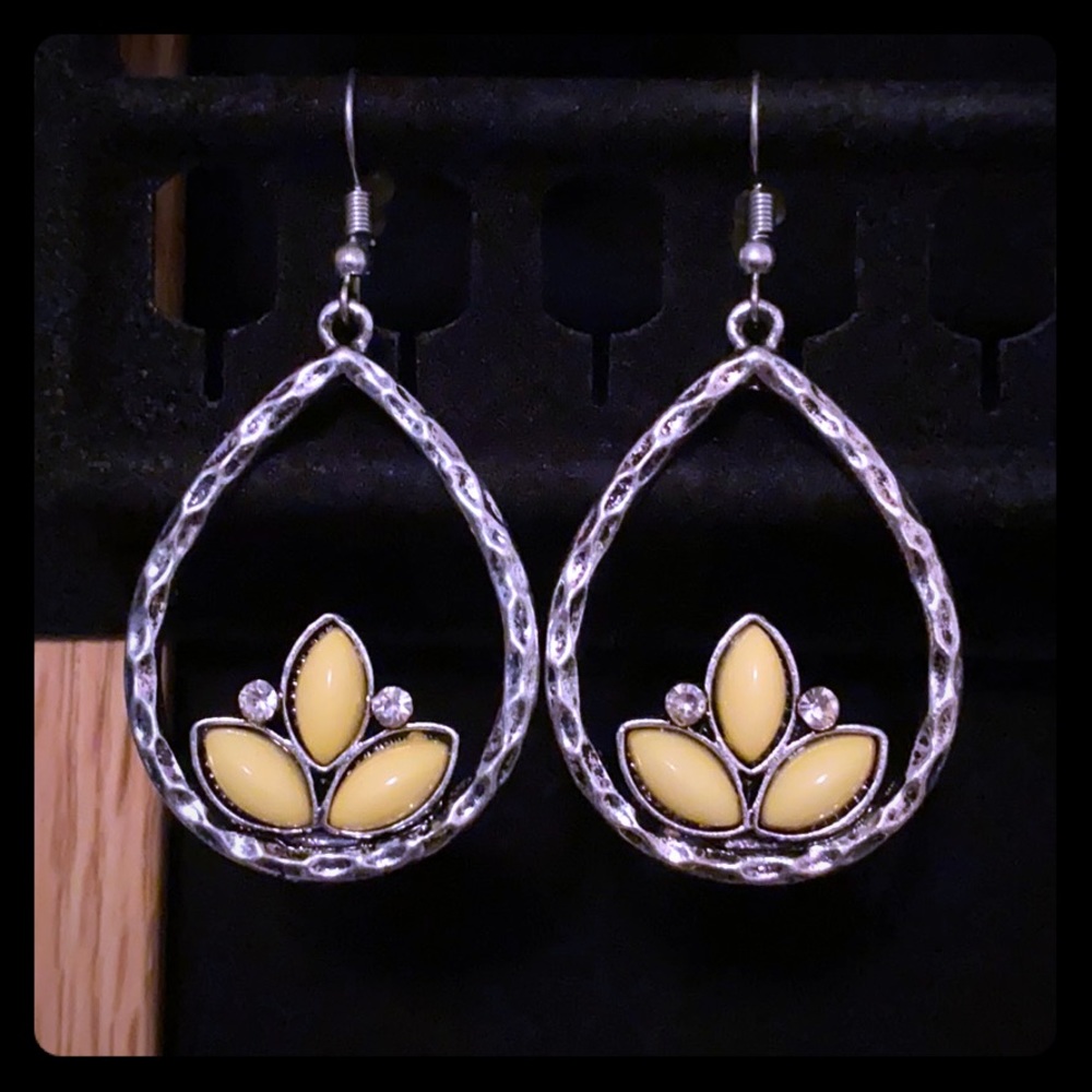 💛Yellow teardrop earrings